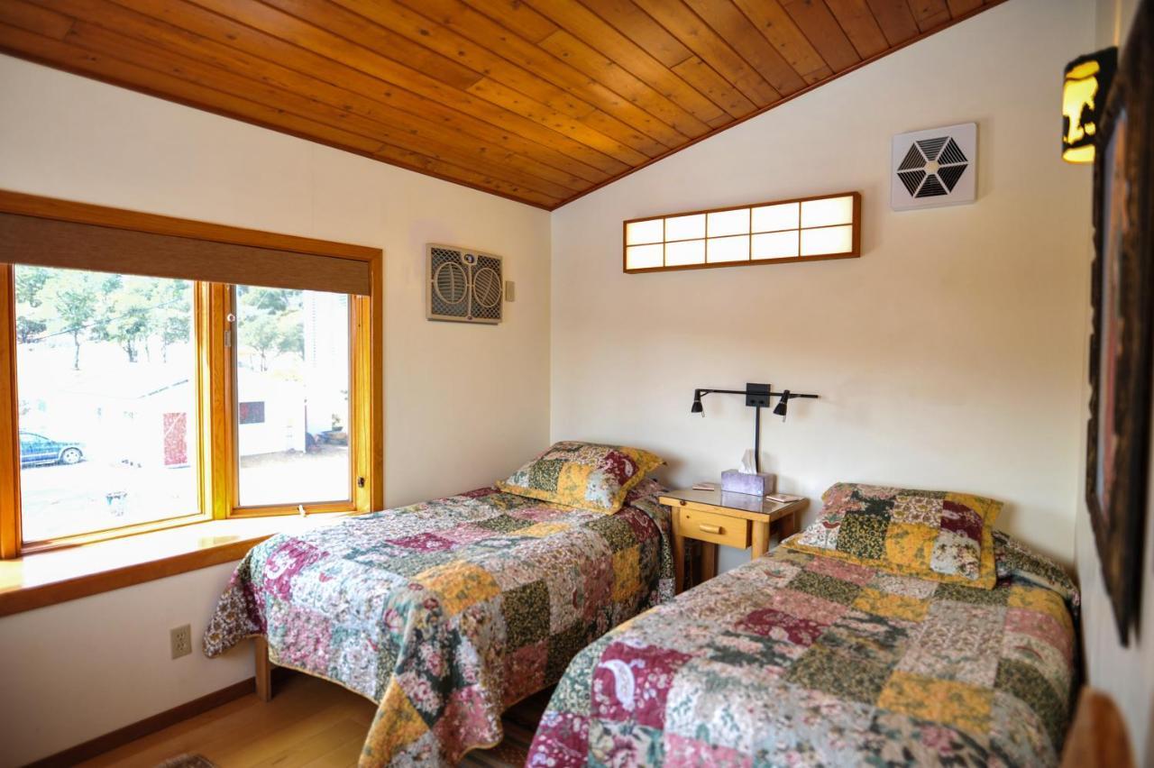 Апартаменты Heart And Wings Retreat Center Силвер-Сити Экстерьер фото